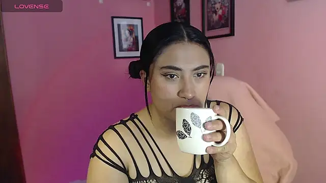 bunnyemilyrose36 online show from September 15, 2025, 3:23 pm