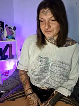 lizzardqueeen online show from November 8, 2025, 7:17 pm