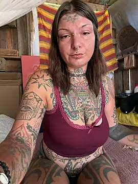 lizzardqueeen online show from July 27, 2026, 1:29 pm