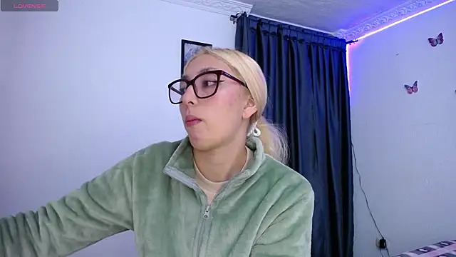 Soffy-brooks online show from April 16, 2026, 4:35 am