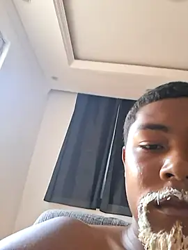 Snapshot of Pr3To021 chatting on September 21, 2025, 12:10 pm Pr3To021 online show from September 21, 2025, 12:10 pm