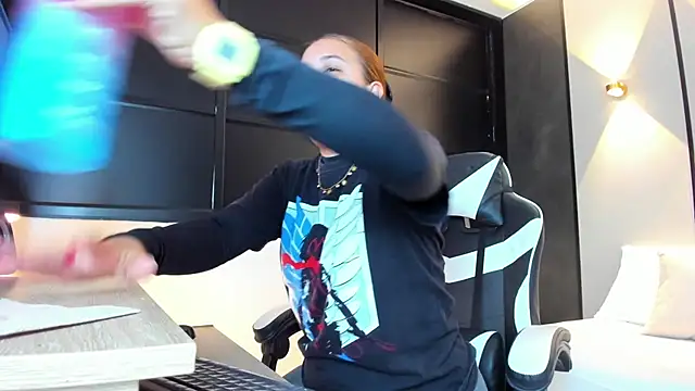 alma fenix online show from October 15, 2025, 12:35 pm