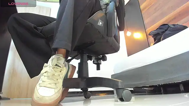 alma fenix online show from September 18, 2025, 12:19 pm