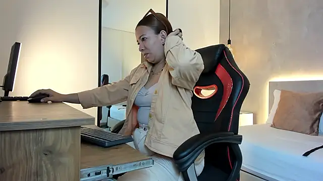 alma fenix online show from October 21, 2025, 12:26 pm