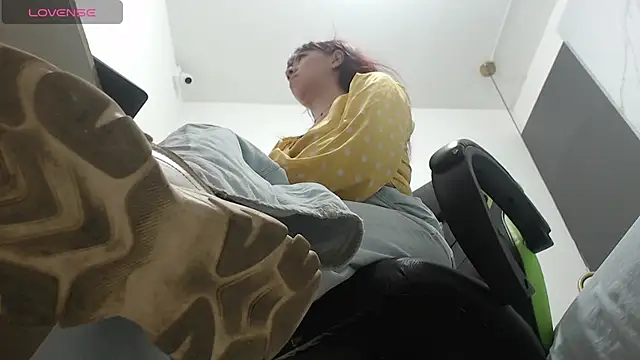 alma fenix online show from March 10, 2025, 12:06 pm