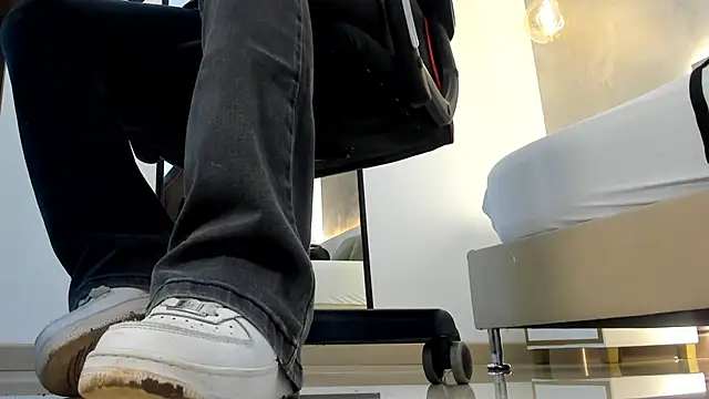 alma fenix online show from November 5, 2025, 12:30 pm