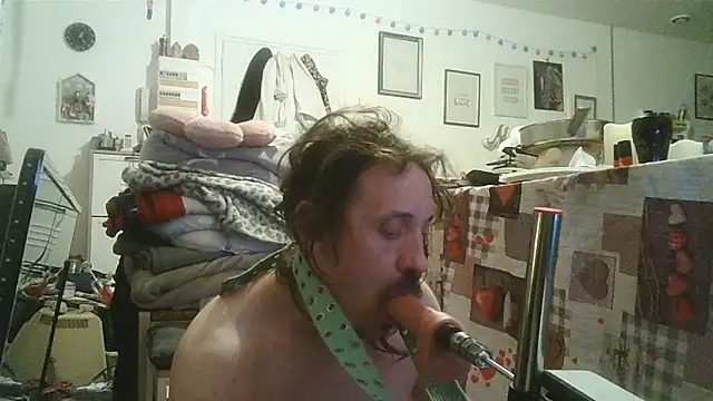 cyril020202 online show from November 2, 2025, 11:32 pm