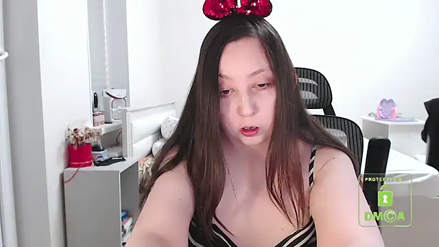 cute and hot online show from October 16, 2025, 2:25 pm