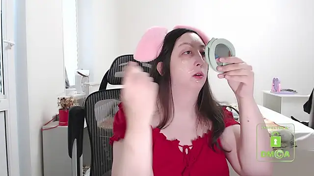 cute and hot online show from October 10, 2025, 9:32 am