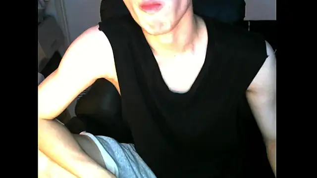 Ray175oo online show from November 3, 2025, 4:21 pm