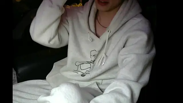 Ray175oo online show from February 23, 2025, 4:13 pm