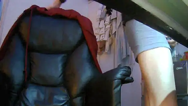 Ray175oo online show from April 5, 2026, 7:42 pm