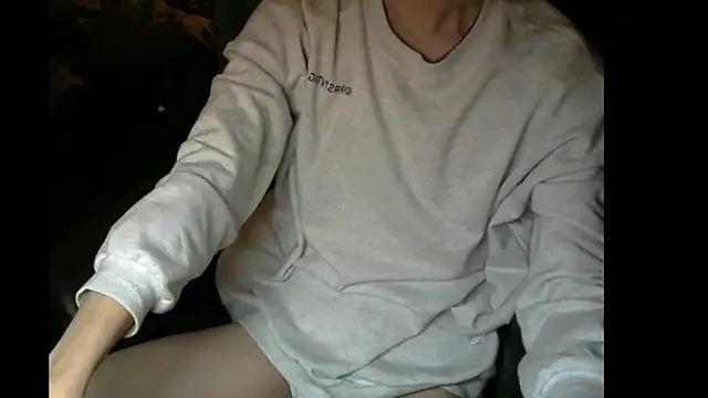 Ray175oo online show from February 11, 2025, 4:24 pm