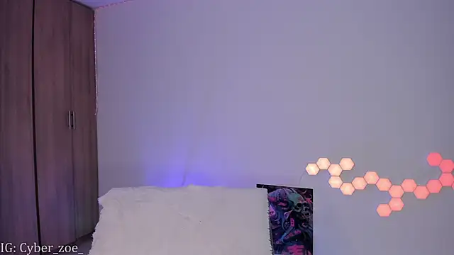 cyberzoe online show from September 16, 2025, 2:18 pm