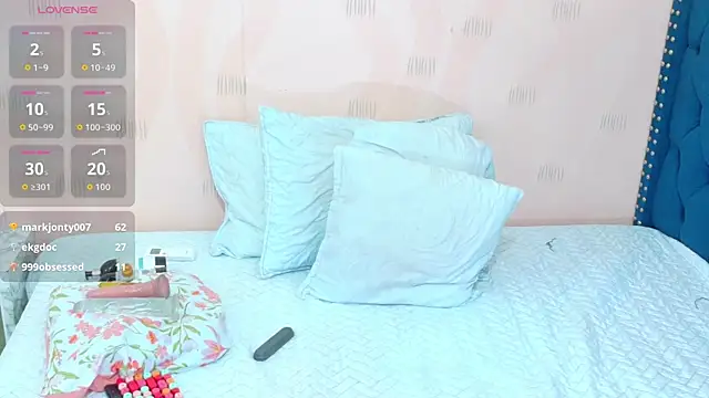 hotlatinateacher online show from October 7, 2025, 7:15 pm