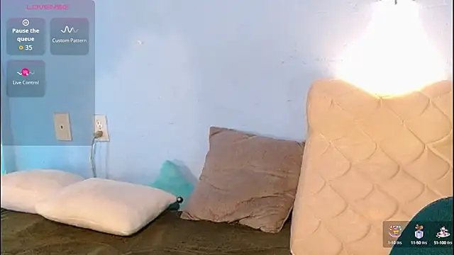 venus swet  online show from September 15, 2025, 3:01 pm