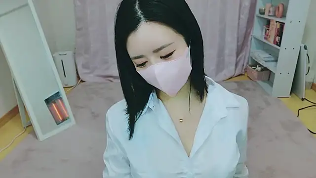  AZUSA online show from February 1, 2025, 11:48 pm