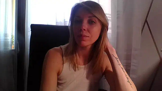 Snapshot of VelvetLove287 chatting on April 7, 2026, 7:43 am VelvetLove287 online show from April 7, 2026, 7:43 am