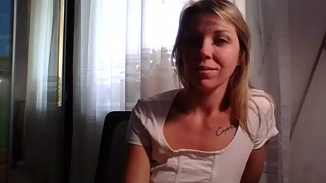 Snapshot of VelvetLove287 chatting on April 17, 2026, 7:22 am VelvetLove287 online show from April 17, 2026, 7:22 am