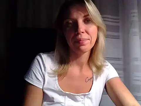 VelvetLove287 online show from October 6, 2025, 6:52 pm