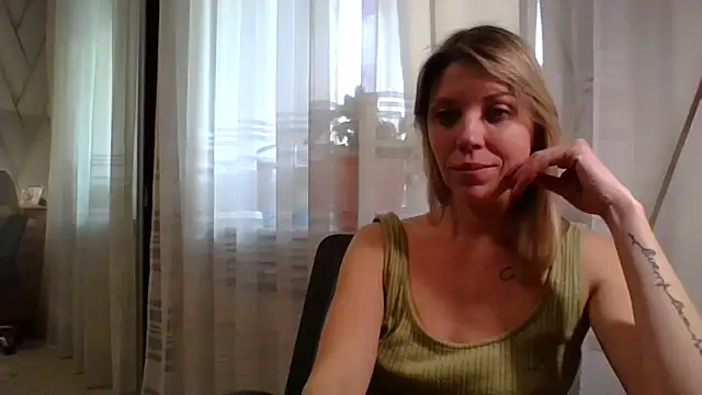 Snapshot of VelvetLove287 chatting on April 19, 2026, 4:19 pm VelvetLove287 online show from April 19, 2026, 4:19 pm