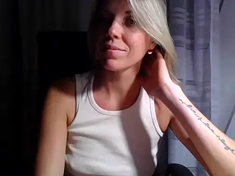 VelvetLove287 online show from September 24, 2025, 8:04 pm