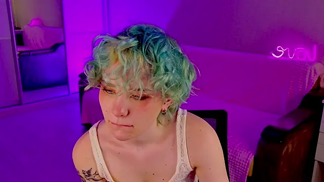 School Love online show from March 7, 2025, 1:18 pm