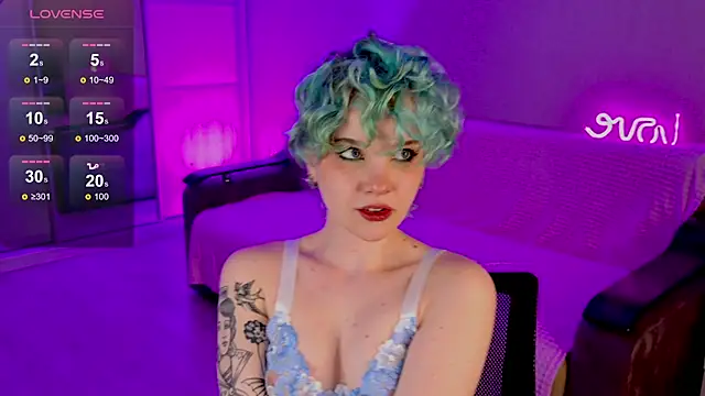 School Love online show from February 26, 2025, 1:11 pm