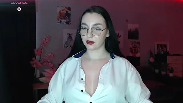 Fluffy Tiffy online show from March 13, 2025, 6:26 am