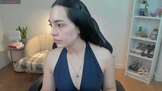  BellaEvans  online show from April 10, 2026, 4:52 am