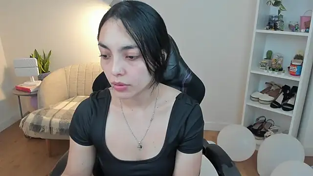  BellaEvans  online show from April 14, 2026, 4:50 am