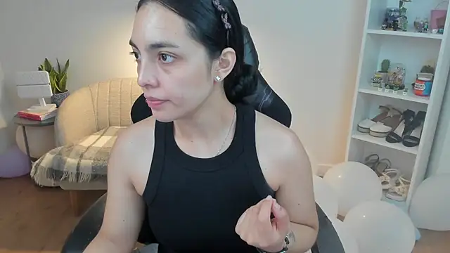  BellaEvans  online show from April 11, 2026, 4:53 am