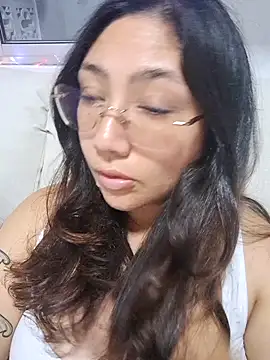 Mia Ruiz online show from November 14, 2025, 3:10 am