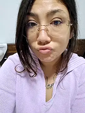 Mia Ruiz online show from November 28, 2025, 3:07 am