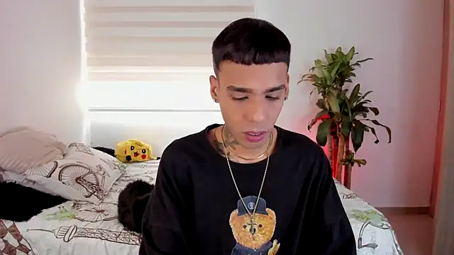 aldrinwhite online show from September 12, 2025, 8:52 pm