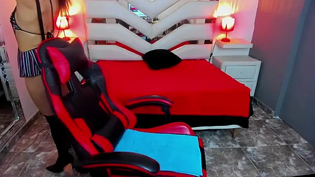 KateTompson  online show from November 13, 2025, 8:02 pm