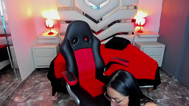 KateTompson  online show from February 12, 2026, 2:17 pm