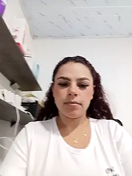 Snapshot of Mommy-Hot chatting on February 17, 2026, 1:58 am Mommy-Hot online show from February 17, 2026, 1:58 am