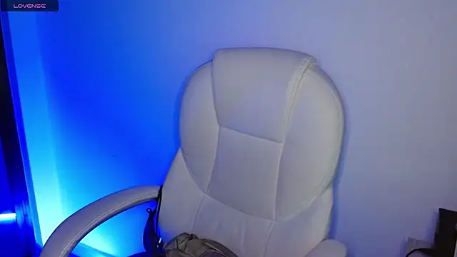 cloe fox online show from March 19, 2025, 5:30 am