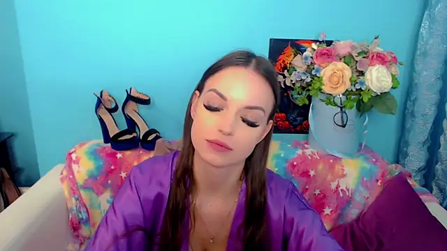 LindaaLu online show from March 4, 2025, 8:46 am