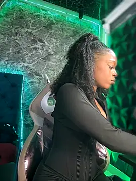 Melany Williams online show from November 10, 2025, 1:27 pm