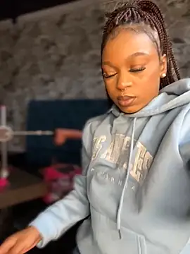 Melany Williams online show from October 21, 2025, 12:48 pm