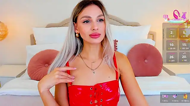 MissLoou online show from October 27, 2025, 6:14 am