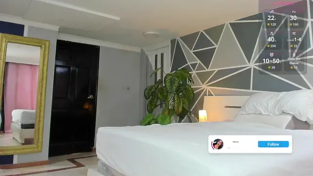 charolbruce 1 online show from October 24, 2025, 12:48 pm