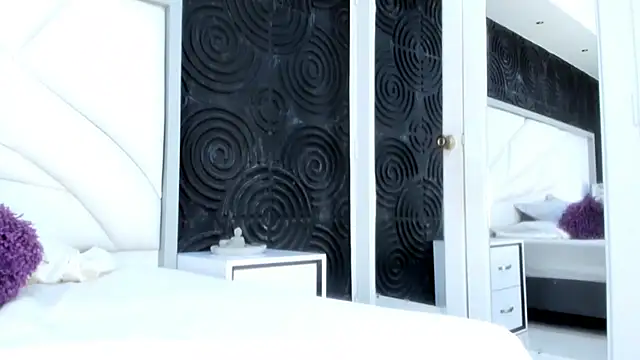 AbigailWilliams  online show from November 4, 2025, 11:14 am