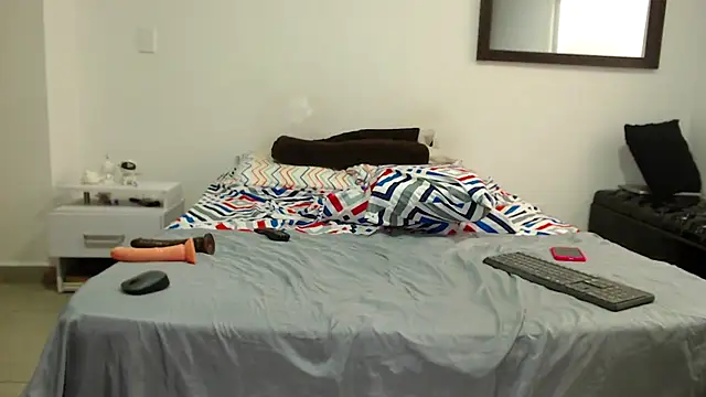 AnnieRoss69 online show from September 19, 2025, 7:18 pm