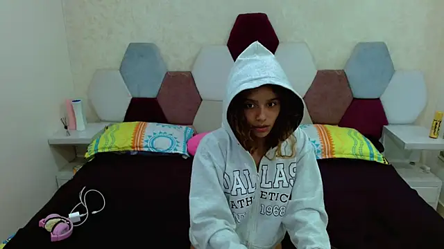 charlotte 0309 online show from March 6, 2025, 4:08 am