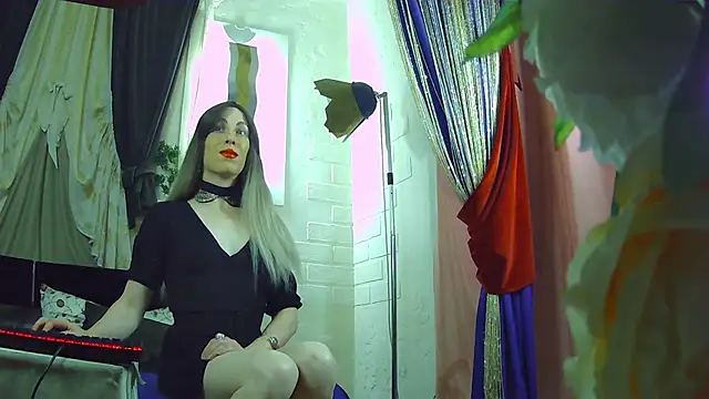 Mary Loon online show from September 20, 2025, 5:51 pm