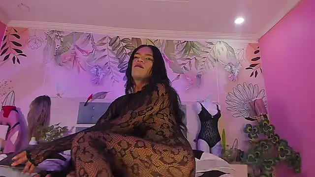 Snapshot of bigblacktransxxx chatting on October 16, 2025, 11:40 am bigblacktransxxx online show from October 16, 2025, 11:40 am