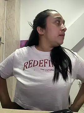 cata megan online show from December 6, 2024, 7:48 am